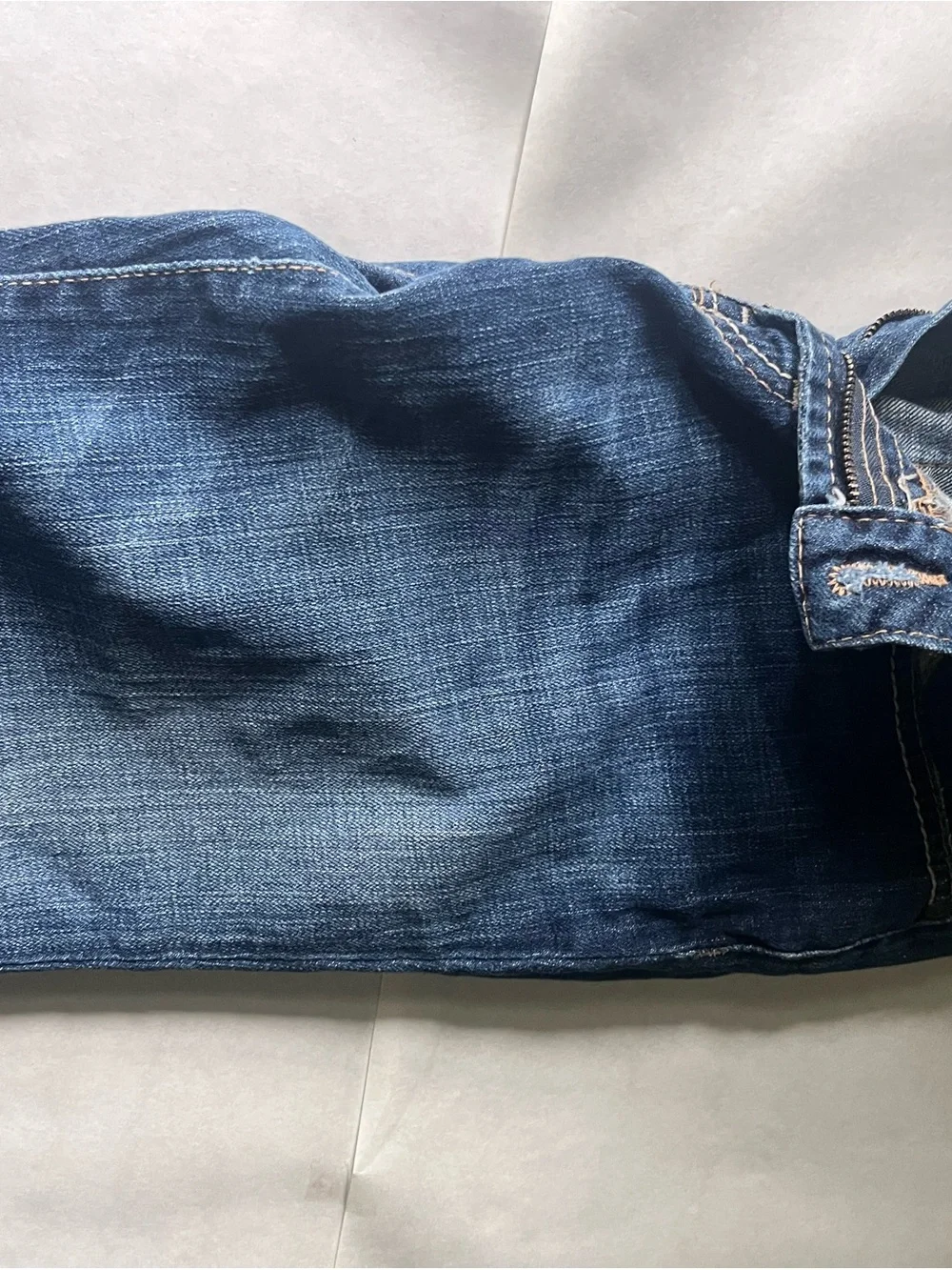 BKE Women's Medium Blue Cropped Jeans with Contrast Stitching